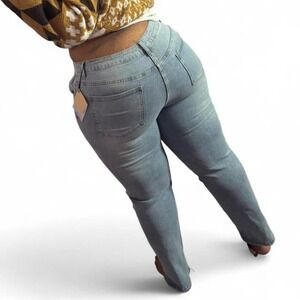 Y2K light wash fitted jeans 💿✨ super flattering plus size XXL denim